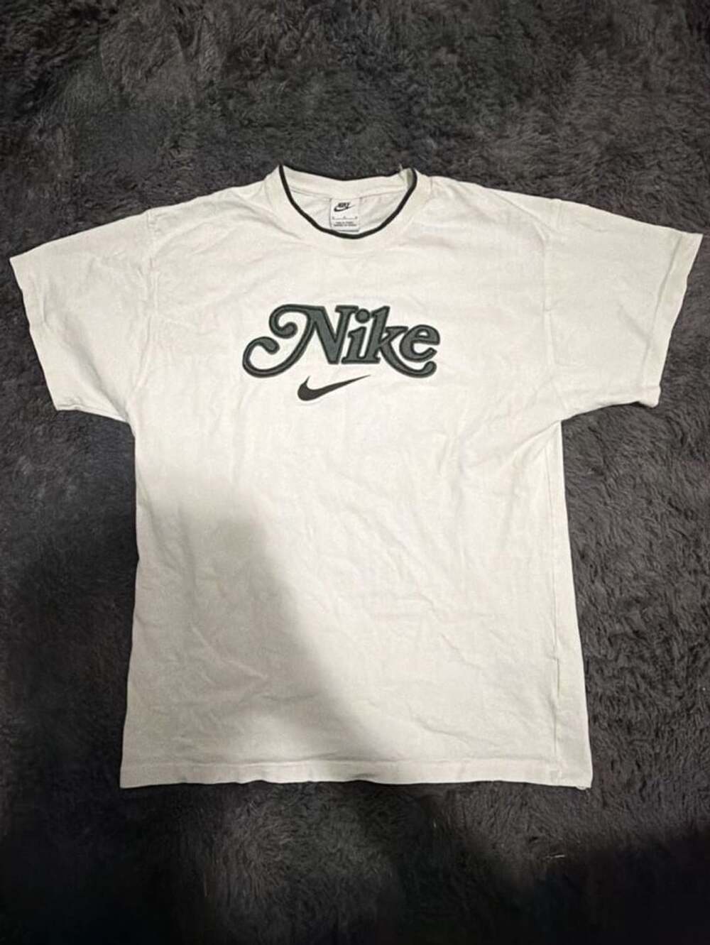 Nike Script Logo T-Shirt Size M White Gray Graphic Crewneck Short Sleeve